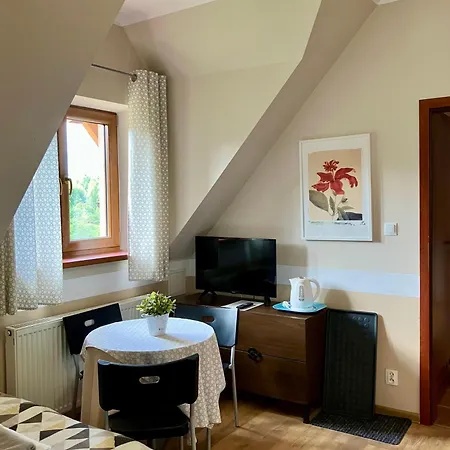 Goscinne Zlote Modrzewie بيت ضيافة