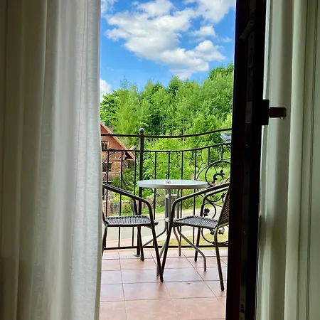 Goscinne Zlote Modrzewie