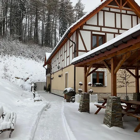 Goscinne Zlote Modrzewie بيت ضيافة 3*