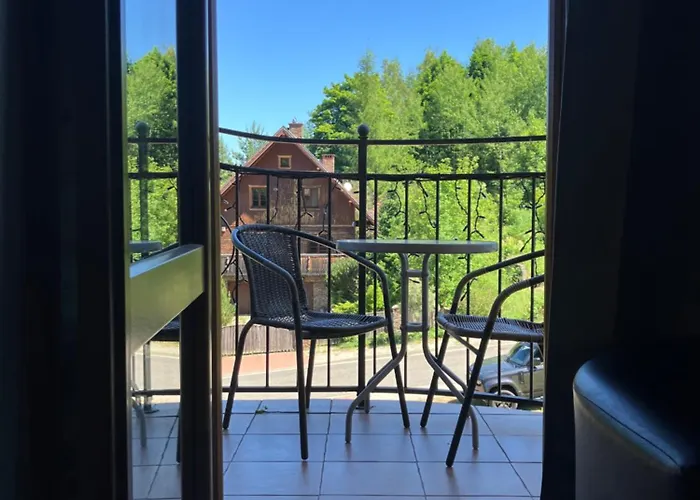 Goscinne Zlote Modrzewie Guest house