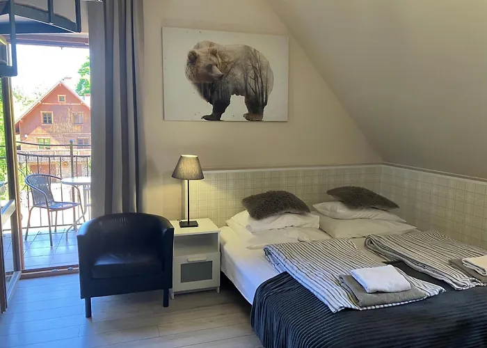 Goscinne Zlote Modrzewie Guest house