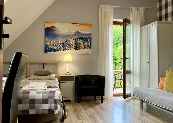 Goscinne Zlote Modrzewie Guest house